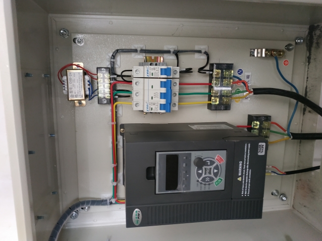 攀西高速田房收费站生活供水系统安装现场